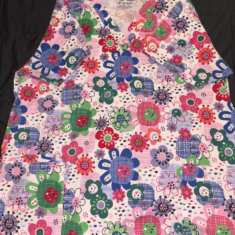 XL Colorful Floral Scrub Top